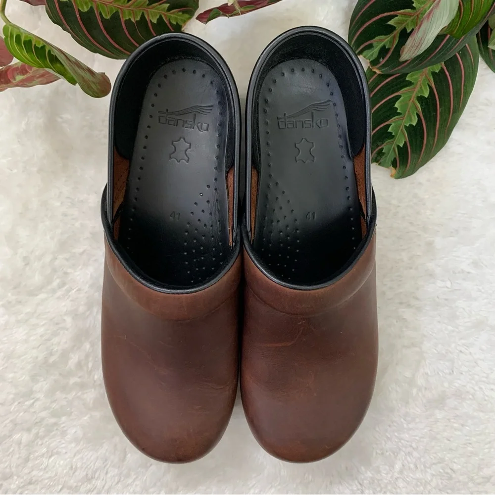 Dansko Professional Antique Brown Oiled Leather Clogs - Picture 5 of 11